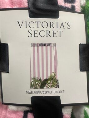 NWT Victoria's Secret Body Wrap Towel - Pink Stripes With Palm Leaf Design
